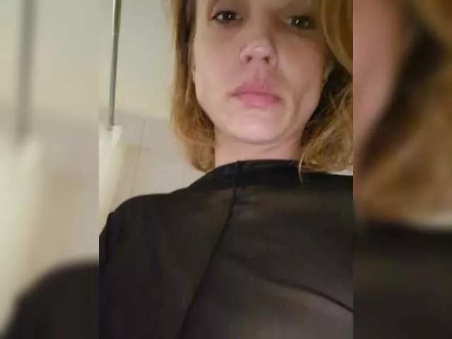-Princess-Kitana- on BongaCams 