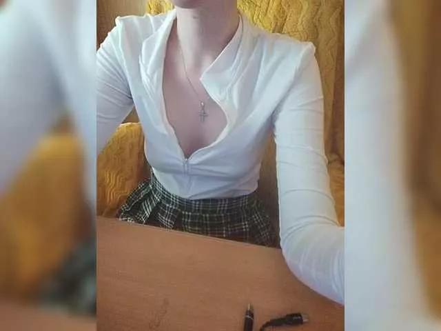 Alexi12 on BongaCams 