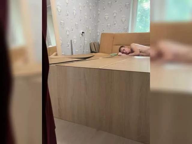 Offline Alexxxs2704 on BongaCams