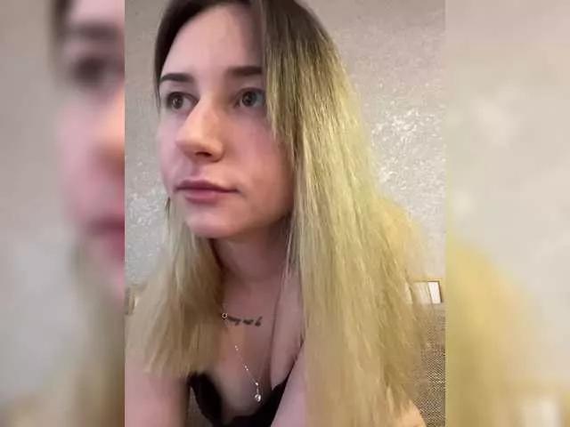 Alisa21-1 on BongaCams 