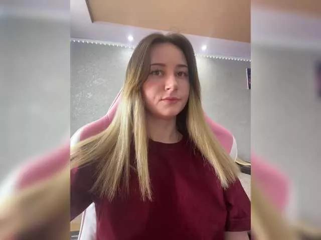 Alisa21-1 on BongaCams 