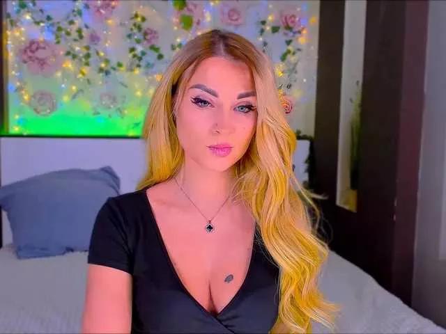 Alisee123 on BongaCams 