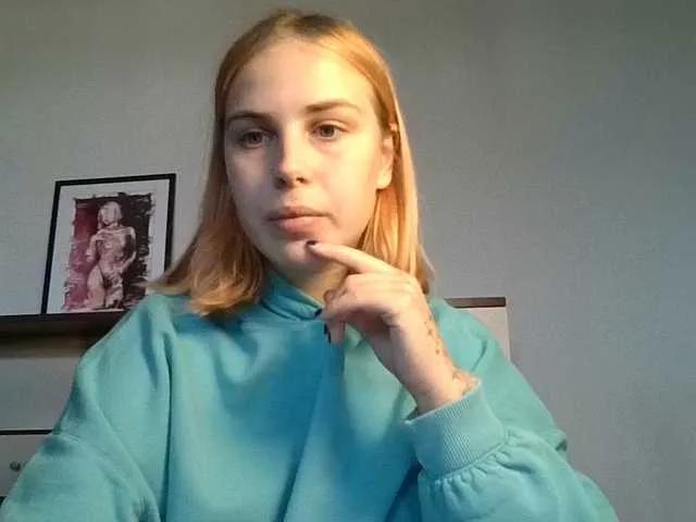 Freechat AlisMoona on BongaCams