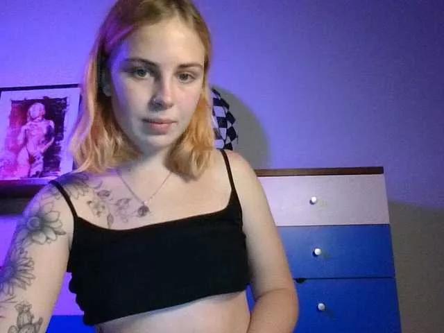 Freechat AlisMoona on BongaCams