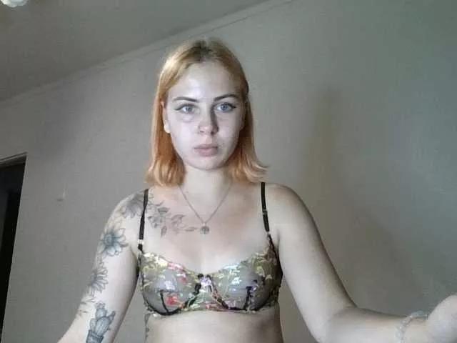 Freechat AlisMoona on BongaCams