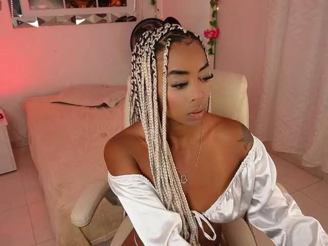 AlondraSparrow on BongaCams 