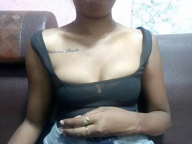 Amelia25 on BongaCams