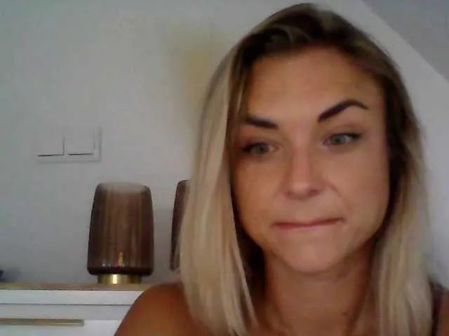 Offline AshleyPerfect on BongaCams