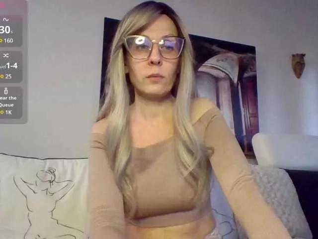 Athenaplay1 on BongaCams 