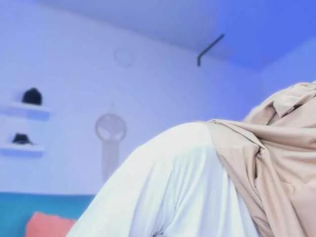 Freechat Aura-cuutee on BongaCams