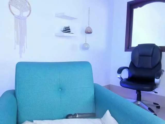 Freechat Aura-cuutee on BongaCams