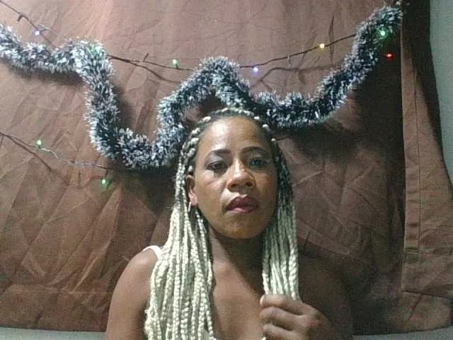 Offline Belinah on BongaCams