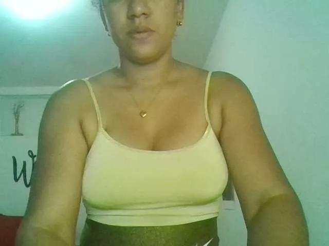 Offline Bellacrespa on BongaCams