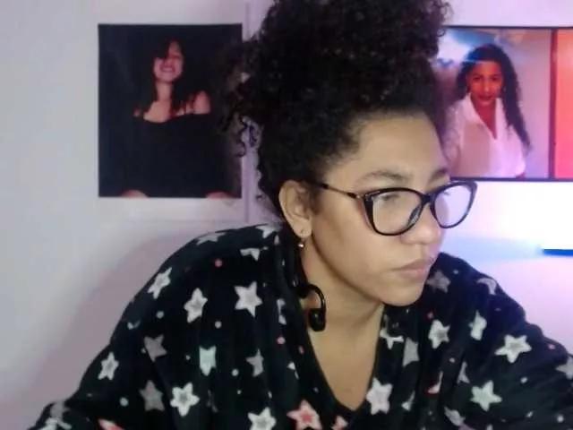 Offline Bellacrespa on BongaCams