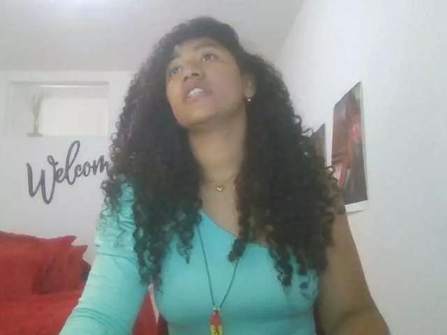 Offline Bellacrespa on BongaCams