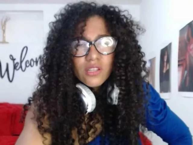 Offline Bellacrespa on BongaCams