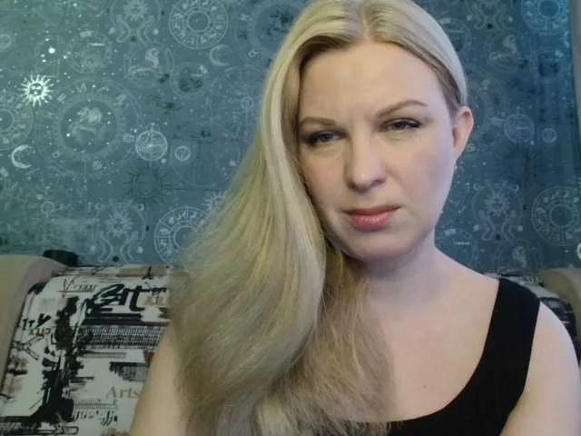BlondeFox on BongaCams 