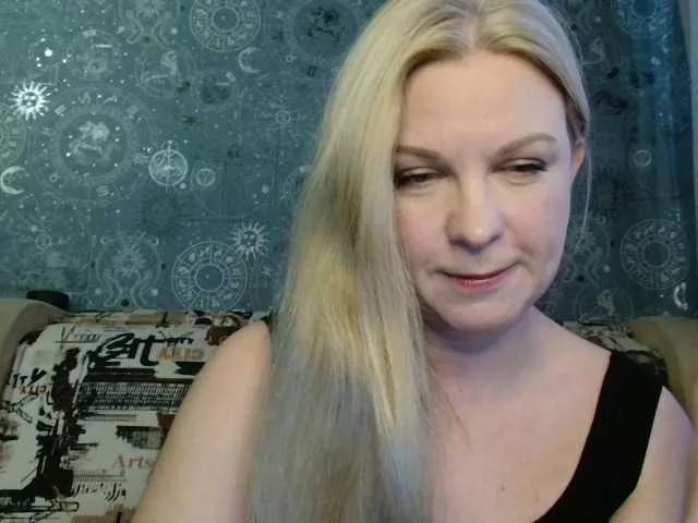 BlondeFox on BongaCams 