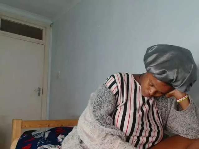 BlondQ2003 on BongaCams