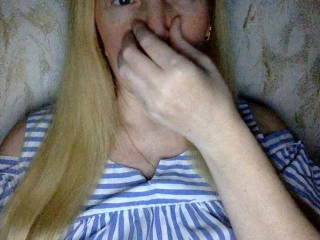 BlondyVio on BongaCams 