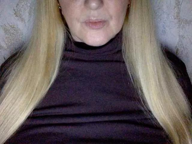 BlondyVio on BongaCams 
