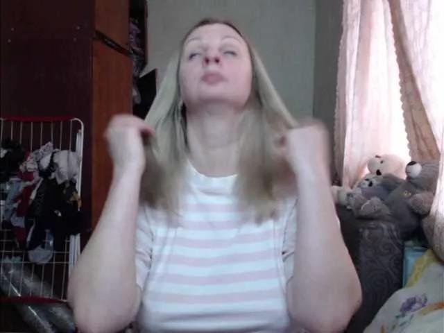 BustyBlondy on BongaCams 