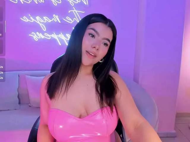 Offline CandaseRussell on BongaCams