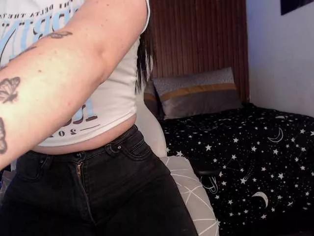 Chiaraa-Fiore on BongaCams 
