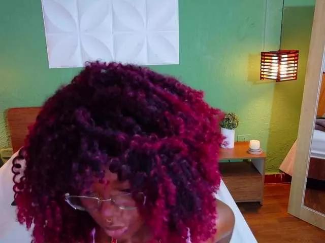 Freechat Chocolatte-dreams on BongaCams