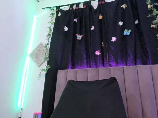 Offline CloeeSaenz on BongaCams