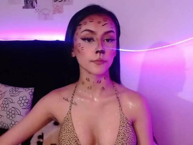 Coraliinee on BongaCams 