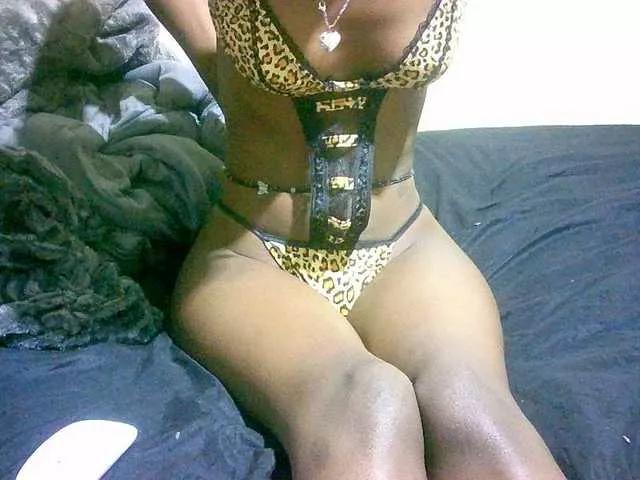 CREAMYSWEET on BongaCams 