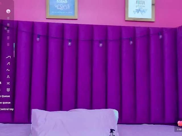 Offline cutepetitee on BongaCams