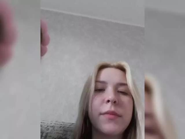cutesmiles on BongaCams