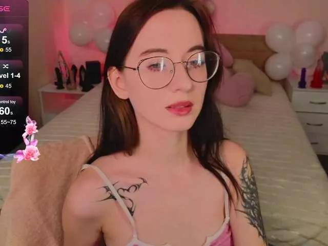 DarkLola on BongaCams 