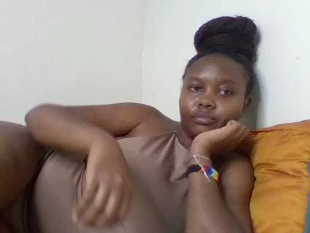 Dollydee on BongaCams 