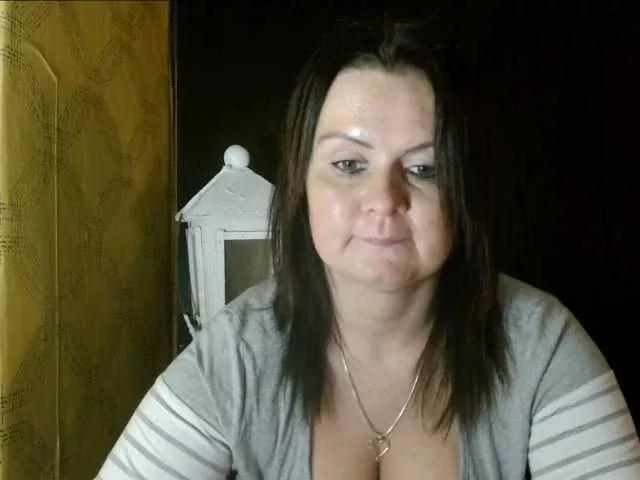 DoreenAlone on BongaCams 