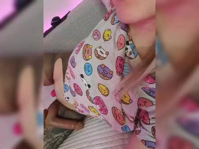elaizza on BongaCams 
