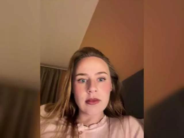 Offline elegantbabe on BongaCams