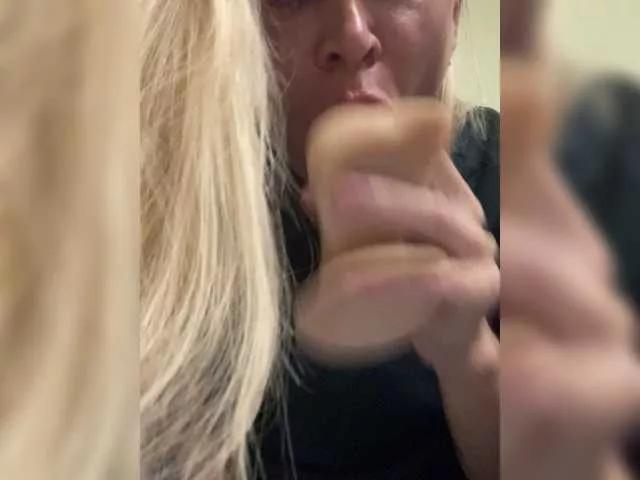 ElenCarr on BongaCams 