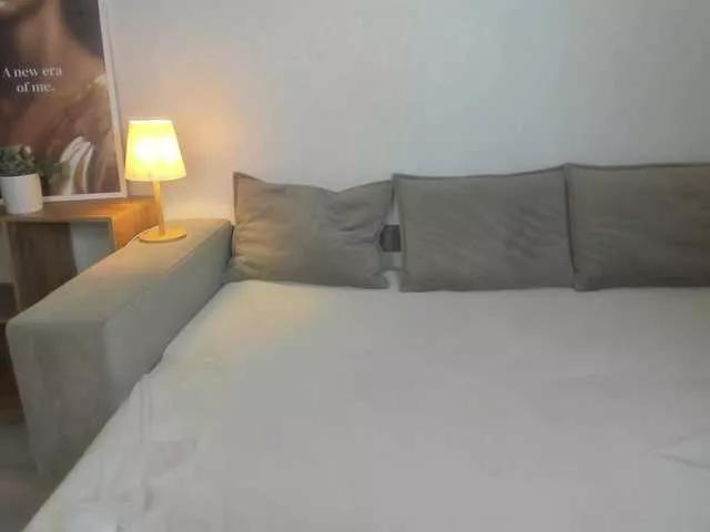 Offline ElinaStarr on BongaCams