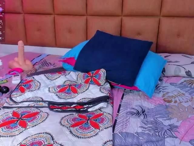 Offline Ella-kelly on BongaCams