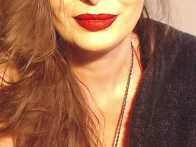 Offline ellaine on BongaCams