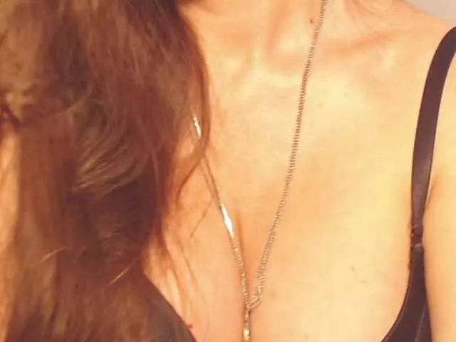 Offline ellaine on BongaCams