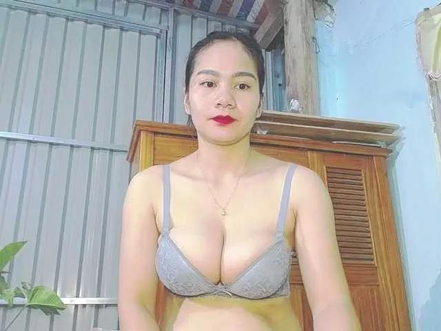 EllaShow93 on BongaCams