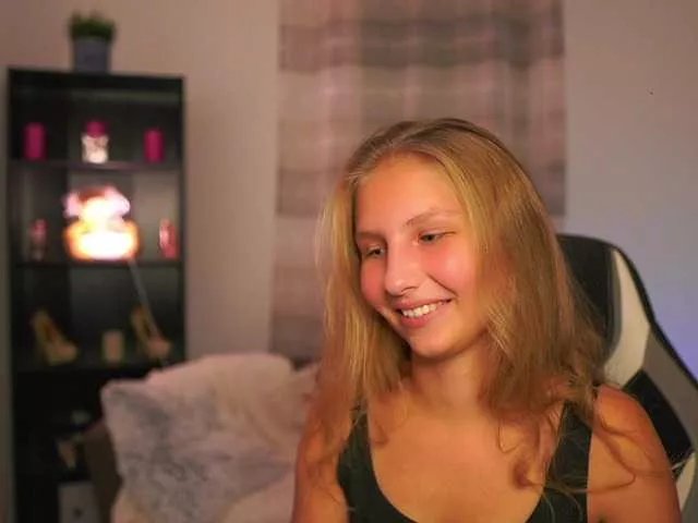 Offline emmiemurray on BongaCams