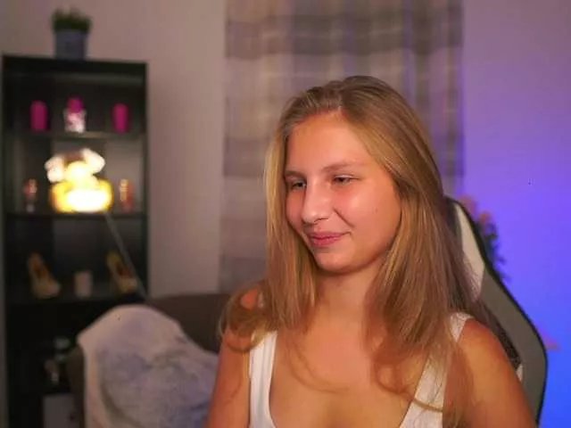 Offline emmiemurray on BongaCams