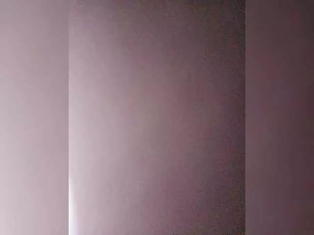 Offline EmmiHot on BongaCams