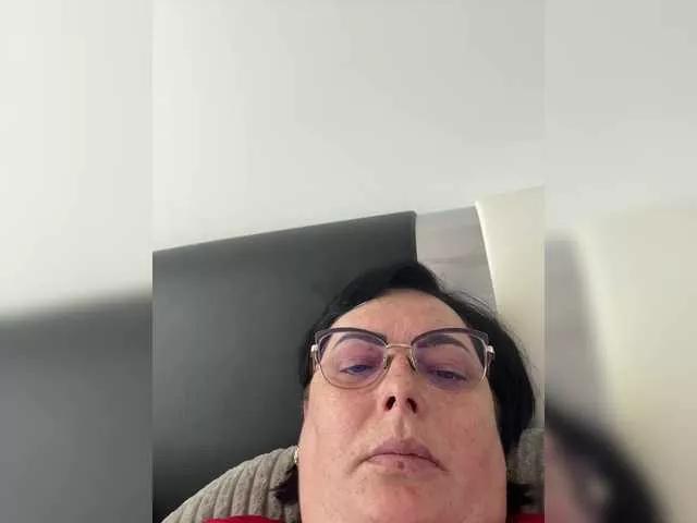 Emyllywhite on BongaCams 