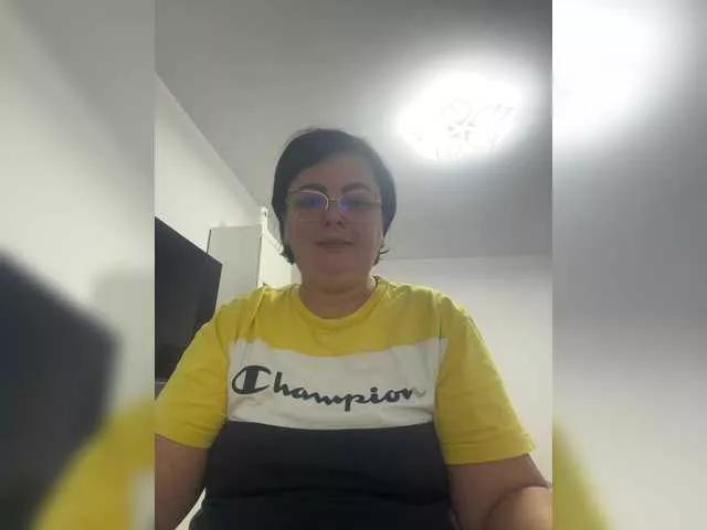 Emyllywhite on BongaCams 